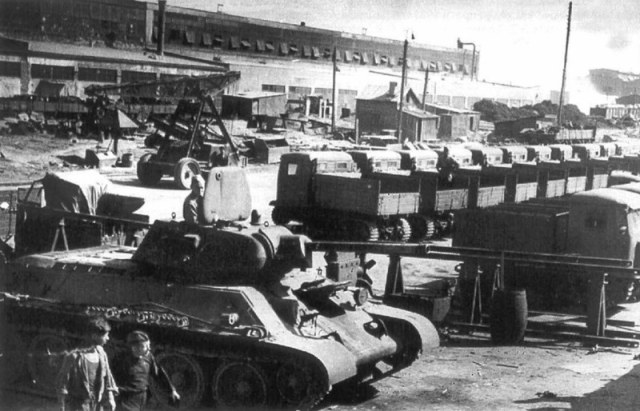 Т-34-76, обр. 1941 г. и СТЗ-5.jpeg